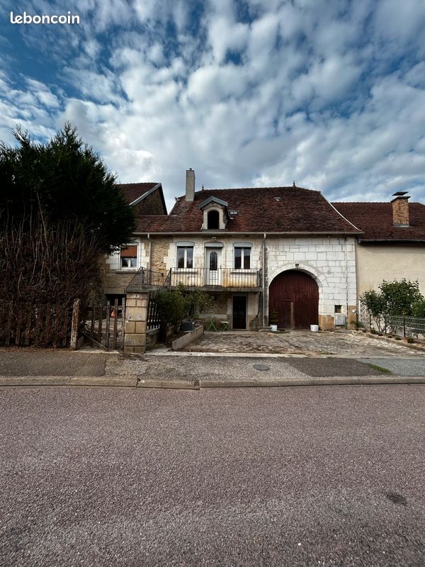 Maison 3 pièces 120 m² · à Baissey · 120 m² · 68 500 €