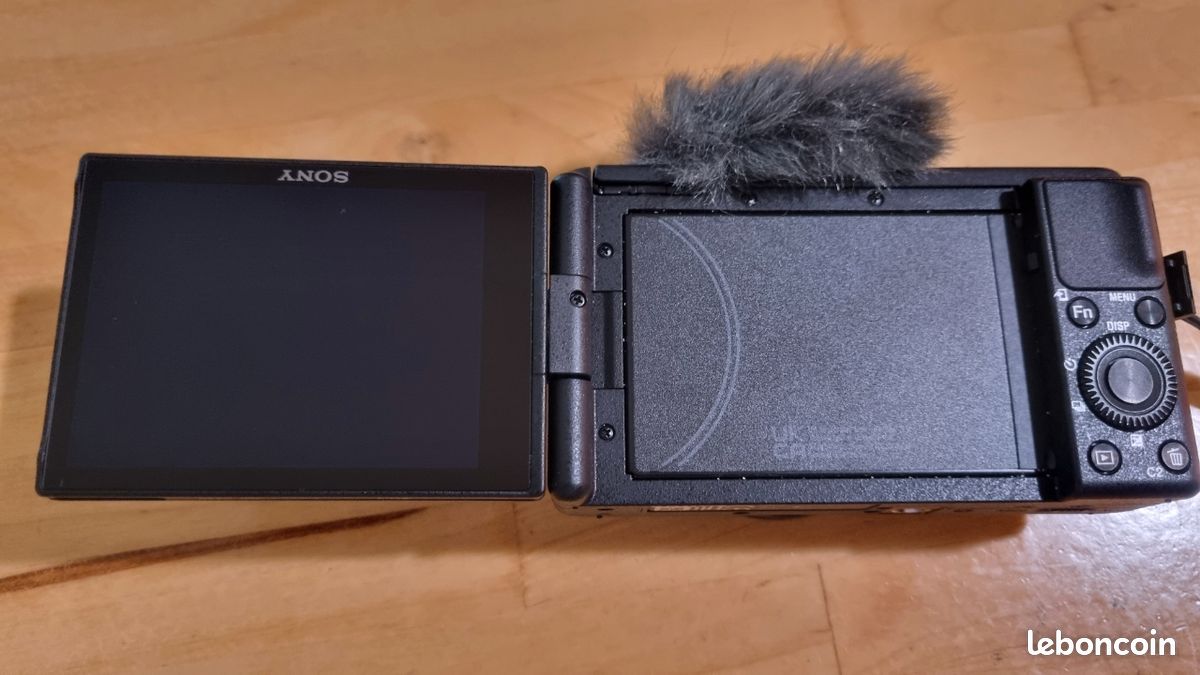 Appareil photo-video vlog ZV-1 sony / poignée-trépied VCT-SGR1 / pare-vent micro / Batterie rechargeable (image 9)