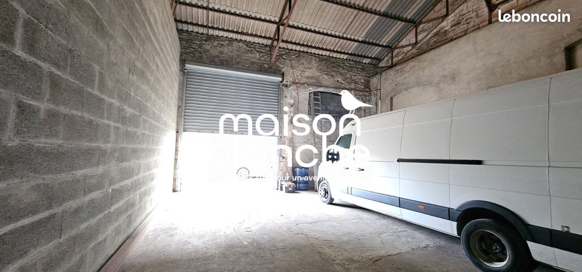 Local commercial 200 m² · à Le Thou · 200 m² · 159 100 €