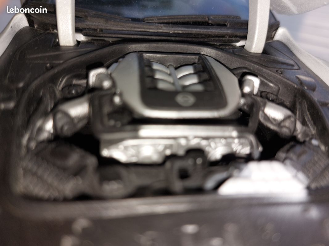 Miniature Voiture Nissan GT-R 1/18 Burago – Occasion, état D'expo