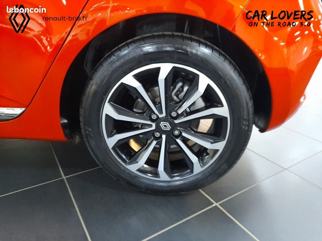 RENAULT Clio E-Tech full hybrid 145 Techno (image 9)