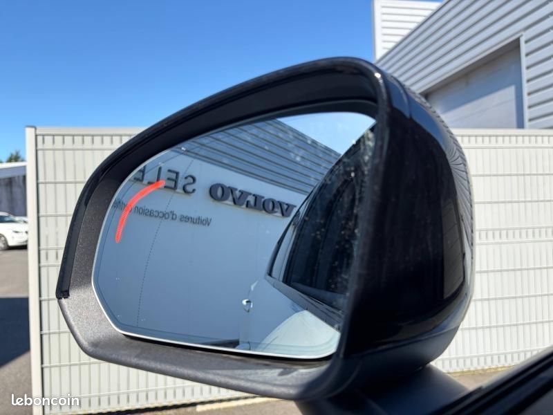 Volvo XC40 B3 163ch Black Edition DCT 7 (image 14)