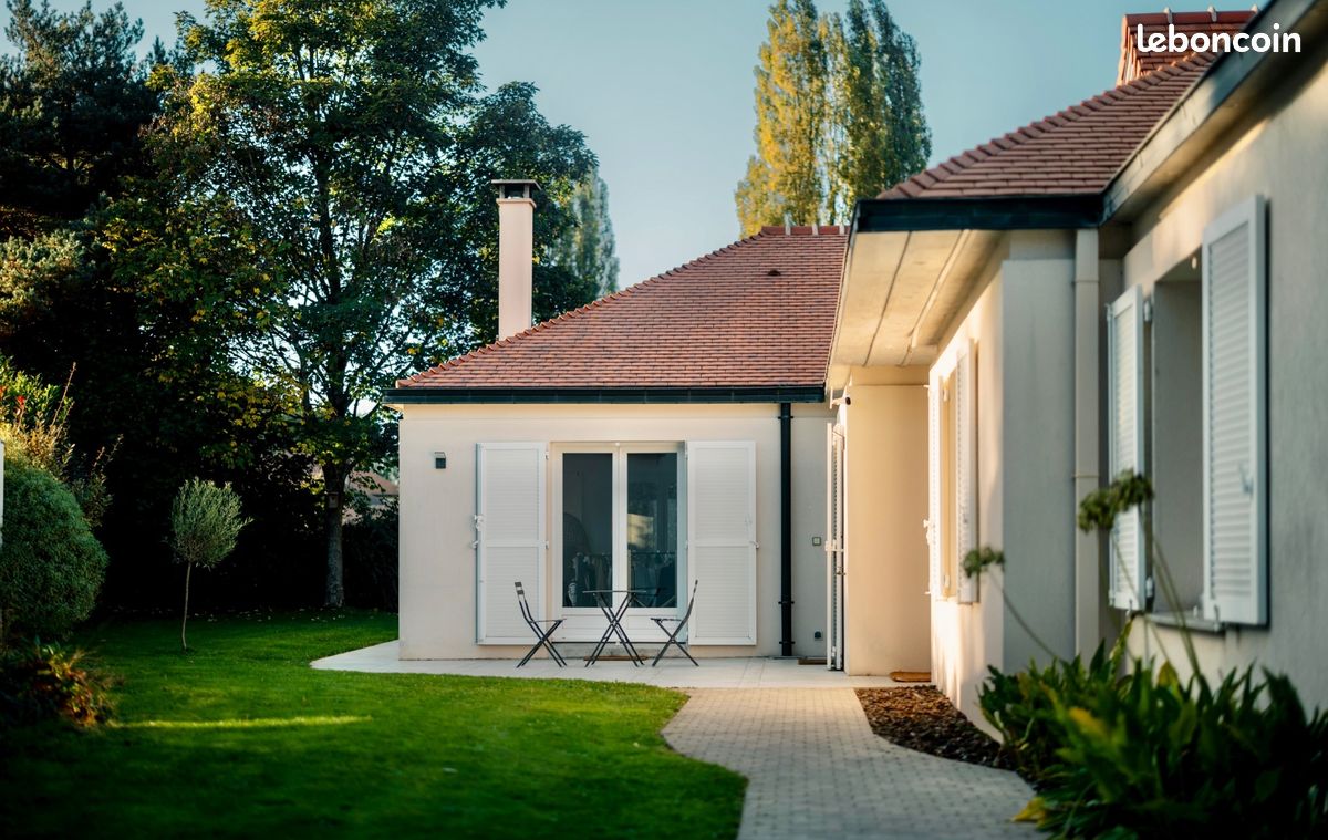 Maison 8 pièces 204 m² · à Bussy-Saint-Georges · 204 m² · 1 095 000 €