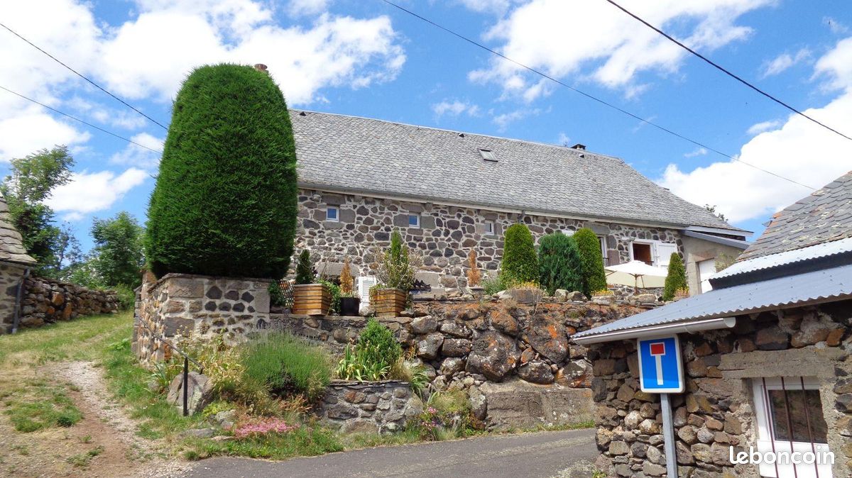Maison 3 pièces 98 m² · à Laveissenet · 98 m² · 190 000 €
