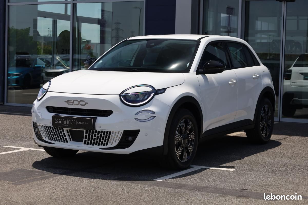 Fiat 600 1.2 Hybrid Turbo, 145ch, Pop, e-DCT6, Jantes alliage (image 3)