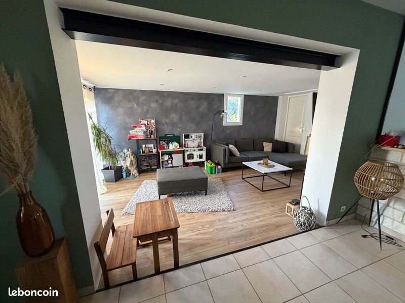 Maison 7 pièces 133 m² · à Charras · 133 m² · 190 000 €