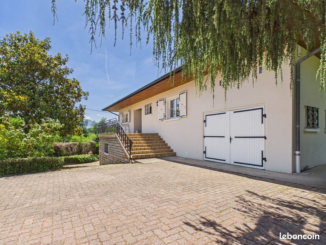Maison 8 pièces 240 m² · à La Motte-Servolex · 240 m² · 760 000 €