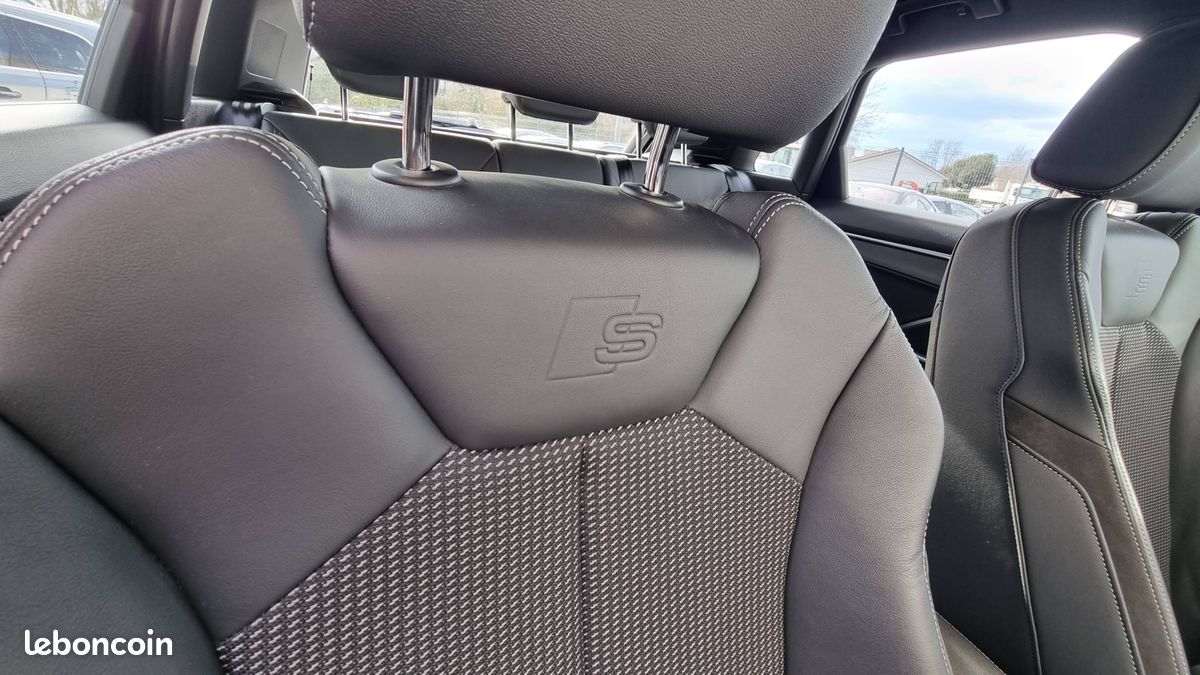 AUDI Q3 45 TFSIe 245 ch S tronic 6 S line (image 12)