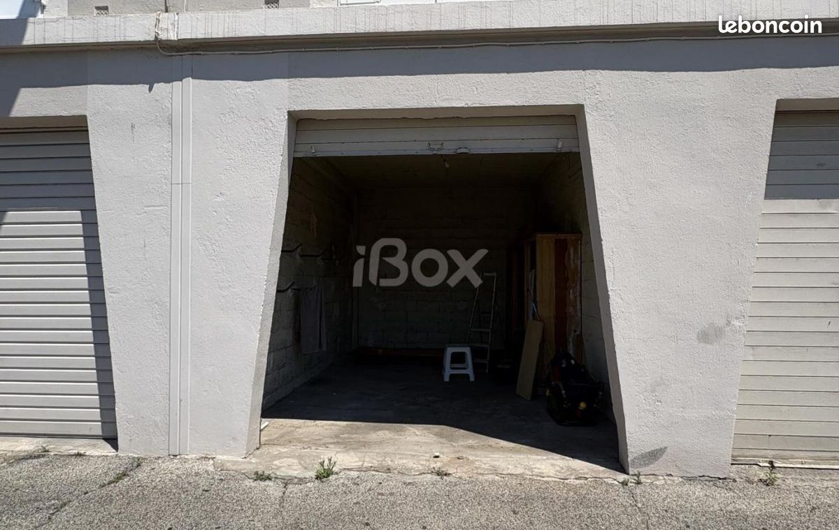 Garage/box Toulon · 156 €/mois