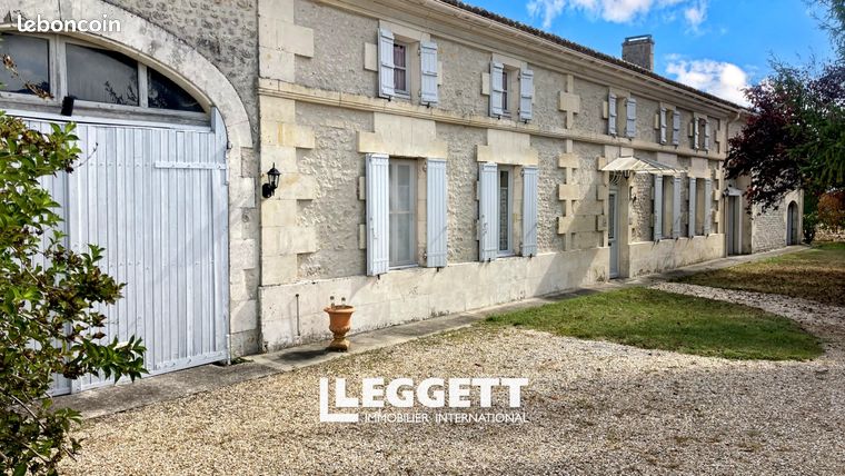 Maison 7 pièces 304 m²
