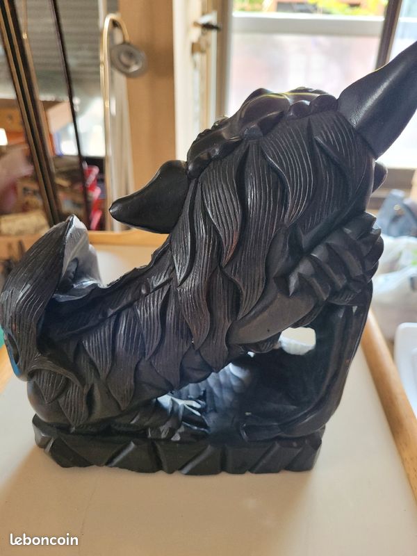 Statuette de dragon en ébène noir (image 2)