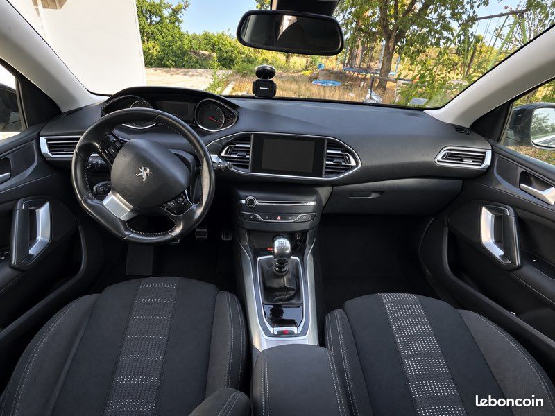 Peugeot 308 SW 2.0 BlueHDi 150 ch Féline (image 3)