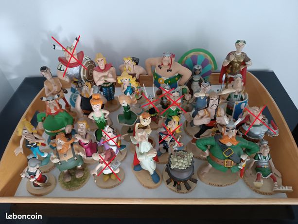 Figurines de héros de BD Plastoy en résine