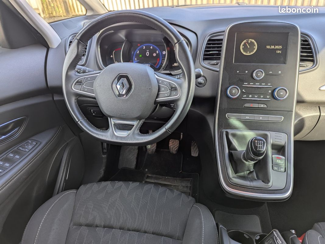 RENAULT SCENIC IV TCe 130 LIMITED (image 7)