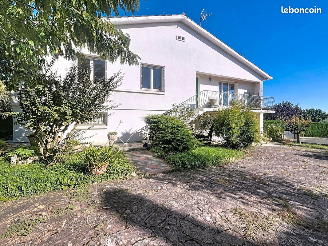 Maison 6 pièces 122 m² · à Auch · 122 m² · 160 000 €