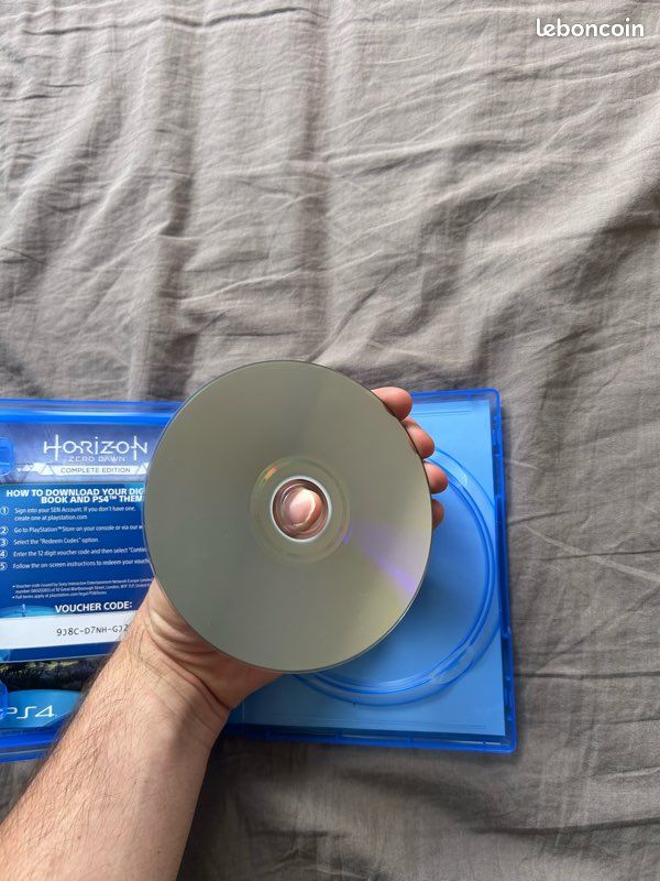 Disque du jeu Horizon Zéro Dawn Complete Edition PS4 (image 3)