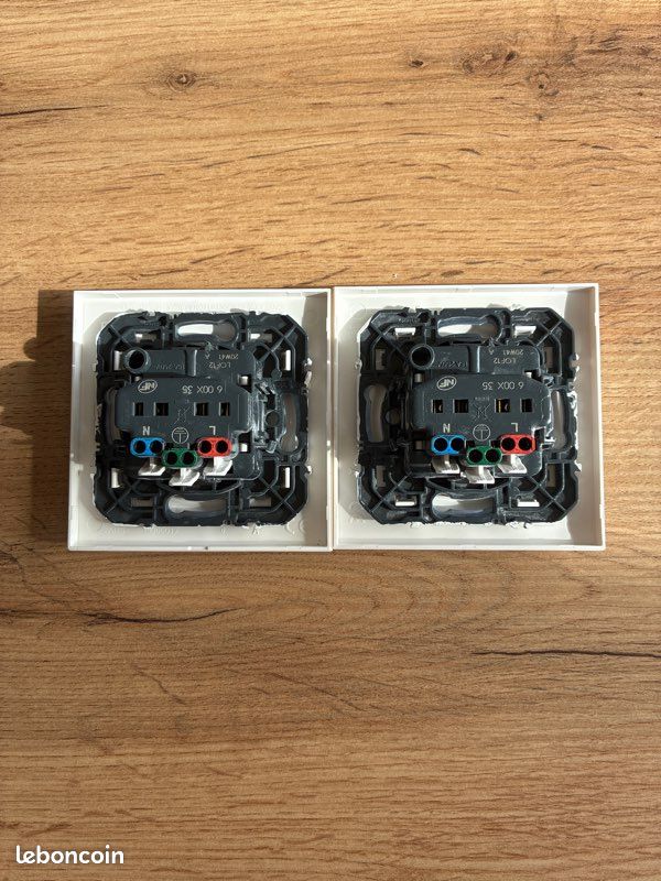 Lot de 2 prises marque Legrand modèle Celiane (image 2)