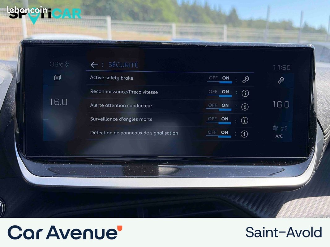 PEUGEOT 2008 PureTech 130 S&S BVM6 GT (image 34)