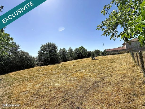 Terrain 2400 m² LE CUING
