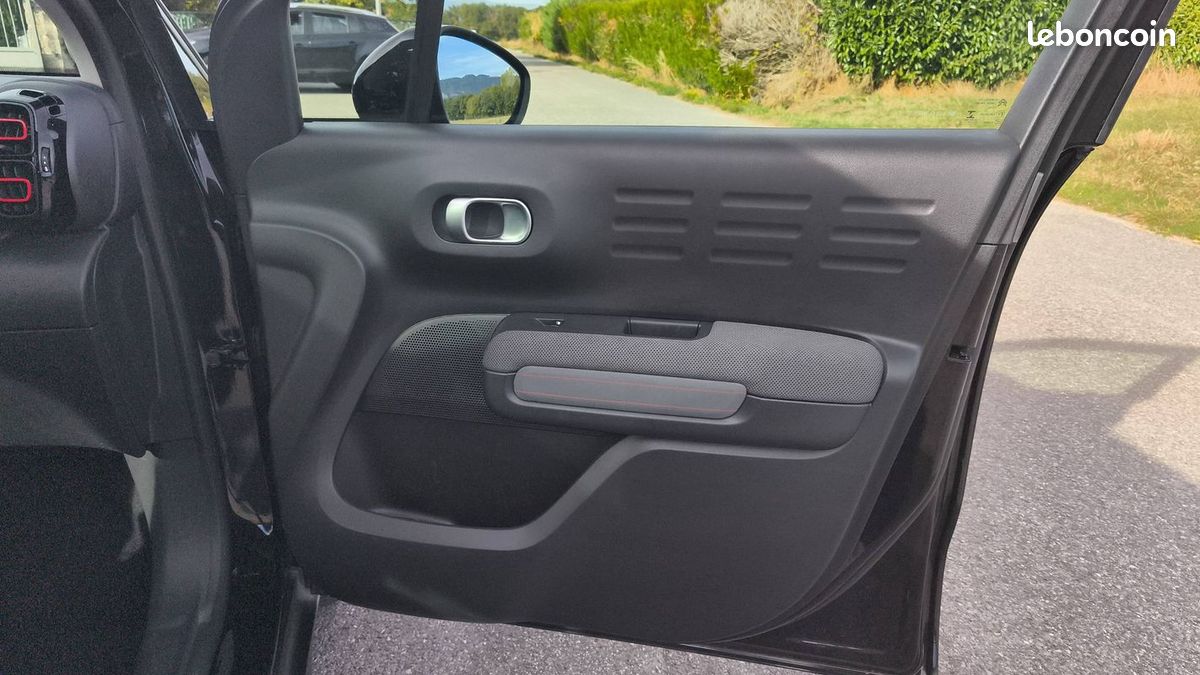 Citroën C3 Aircross 1.2 PureTech 110 EAT6 Shine (image 23)