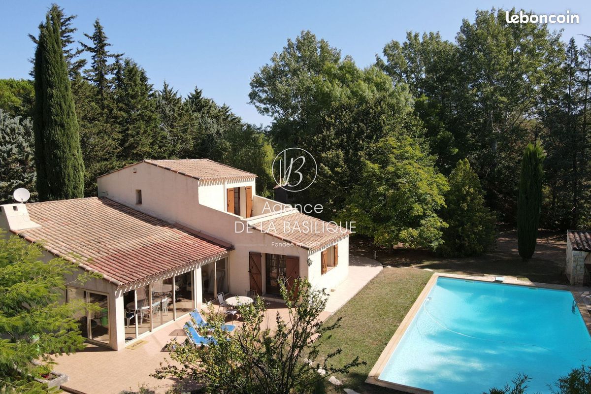 Maison 5 pièces 115 m² · à Saint-Maximin-la-Sainte-Baume · 115 m² · 470 000 €