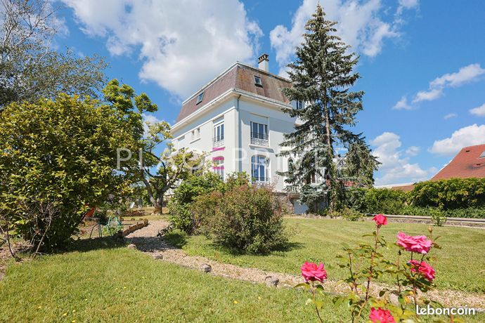 Propriété 10 pièces 320 m²
