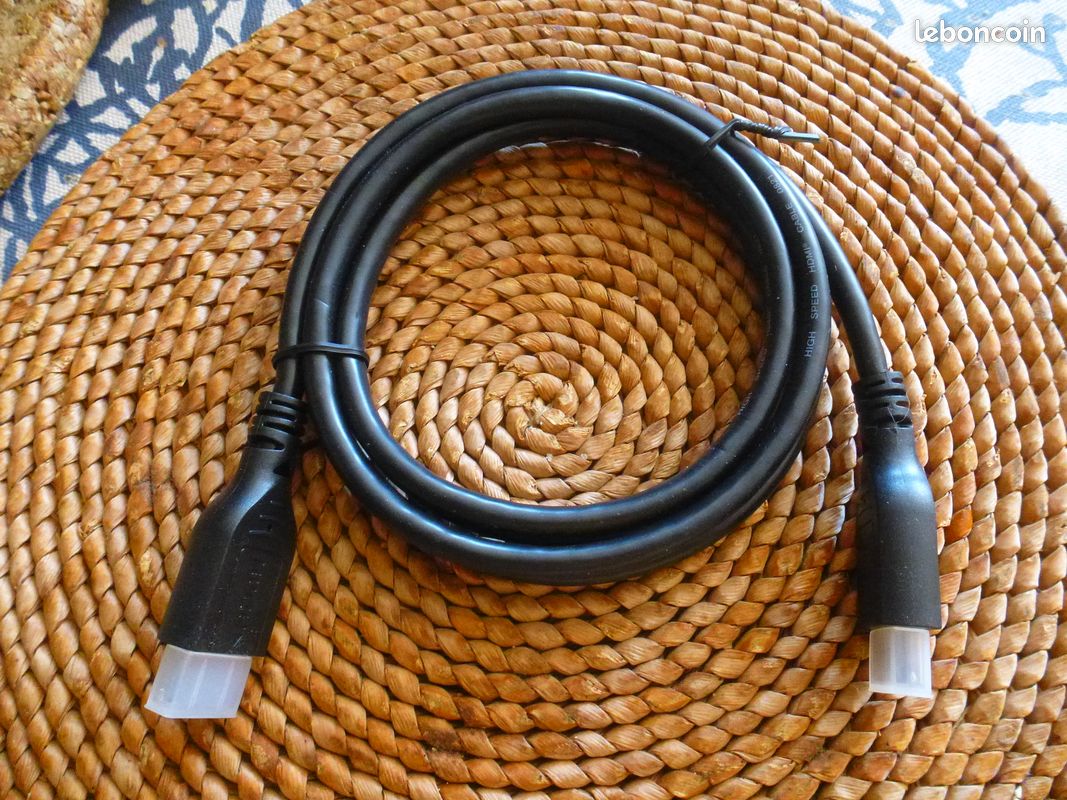 Câble HDMI "HIGH SPEED" longueur 1,5m (image 1)