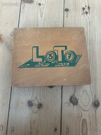 Ensemble De Quatre Boîtes Aux Lettres D'époque | Vecteur Gratuite