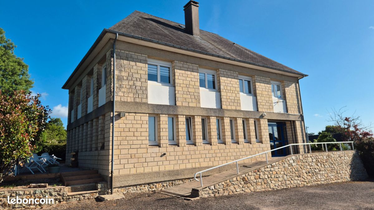 Maison 9 pièces 215 m² · à Quettehou · 215 m² · 598 000 €