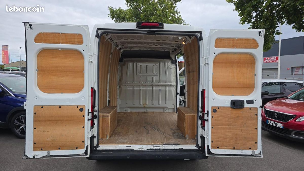 Peugeot Boxer Fourgon Surélevé 333 L2H2 Pack Clim Nav HDi 130 (image 17)
