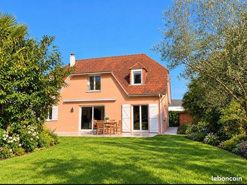 Maison 5 pièces 140 m² · à Pau · 140 m² · 1 730 €/mois