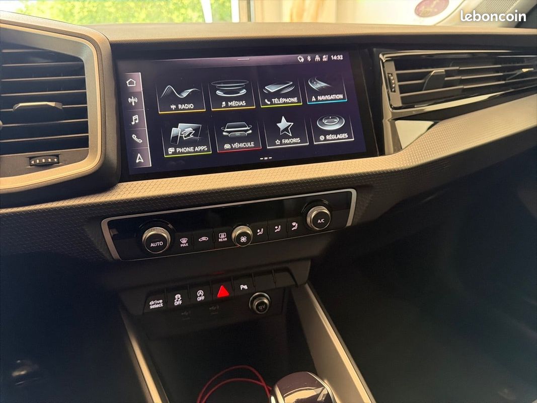 AUDI A1 Sportback 30 TFSI 116 ch S tronic 7 Avus (image 12)