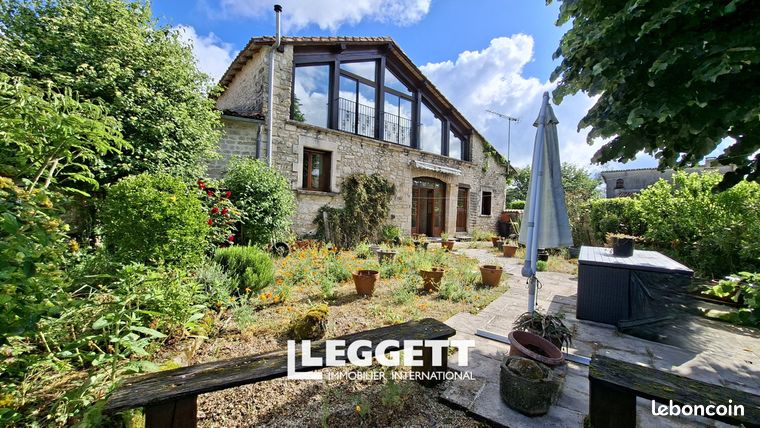 Maison 5 pièces 210 m²