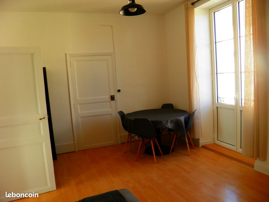 Appartement 2 pièces 48 m² · à Puy-l'Évêque · 48 m² · 440 €