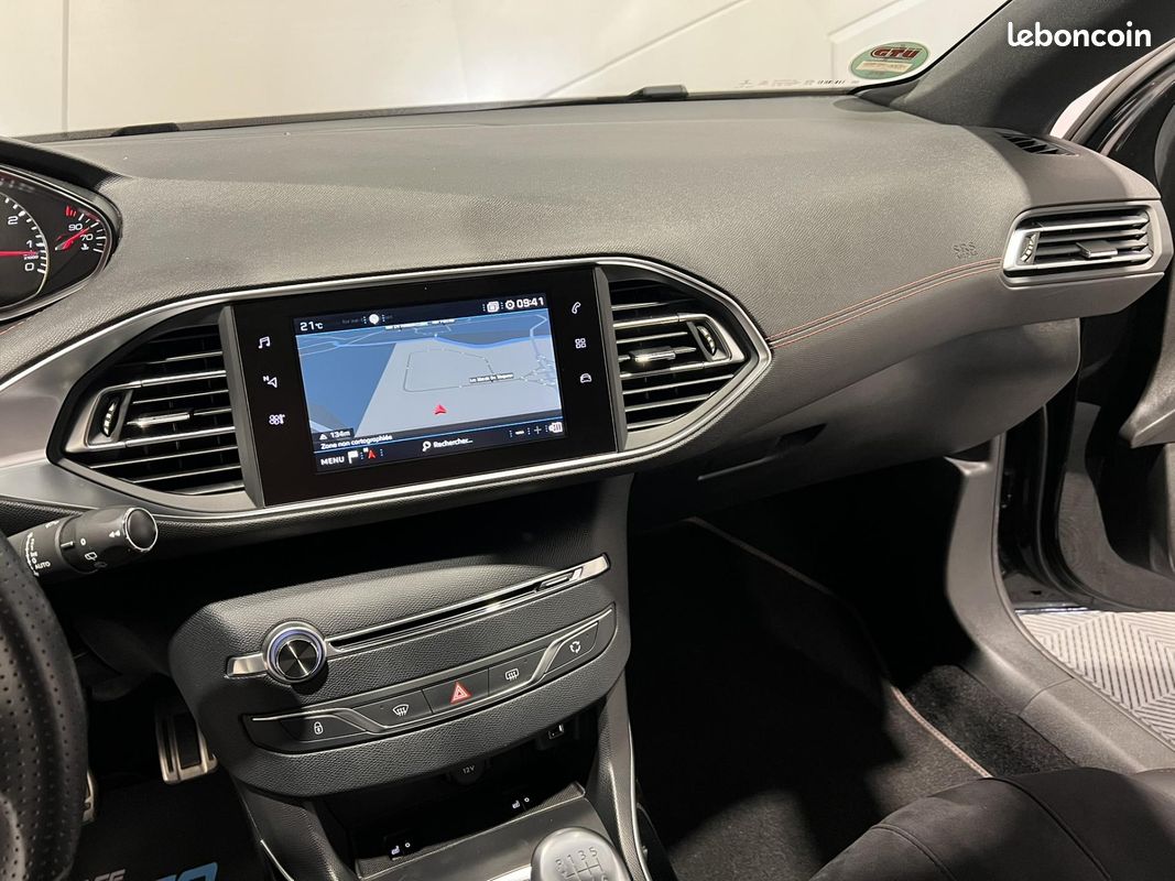 PEUGEOT 308 1.6 THP 270ch S&S BVM6 GTi by PEUGEOT SPORT (image 11)