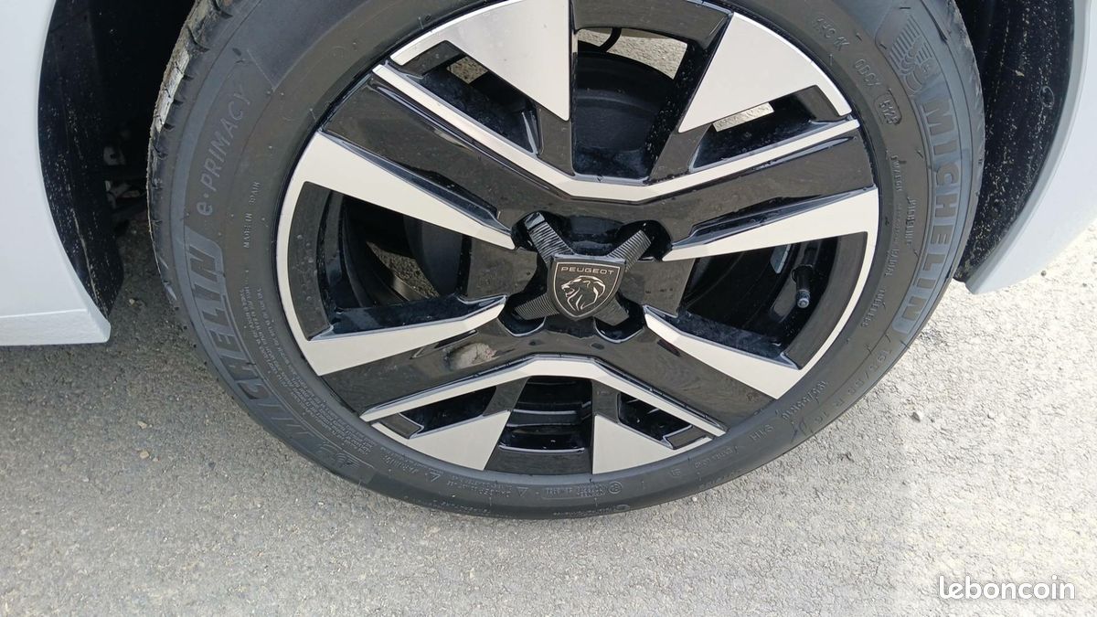 PEUGEOT 208 Hybrid 110 ch e-DCS6 EDITION (image 12)
