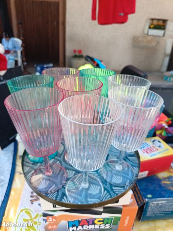 Table'Colors Lot de 100 Verres A Pied Lavable et Reutilisable - Emboitage Parfait, Grande Stabilité, Idéal Mariage, Anniversaire, Réceptions - Contenance 16cl (Ivoire