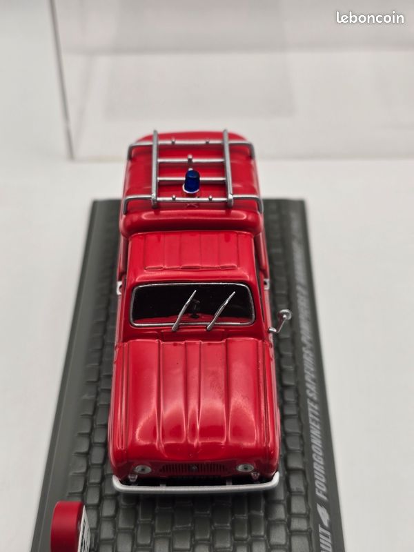 Miniature Renault 4 Pompiers Nice 1965 - Échelle 1:43 Universal Hobbies - Neuf En Vitrine