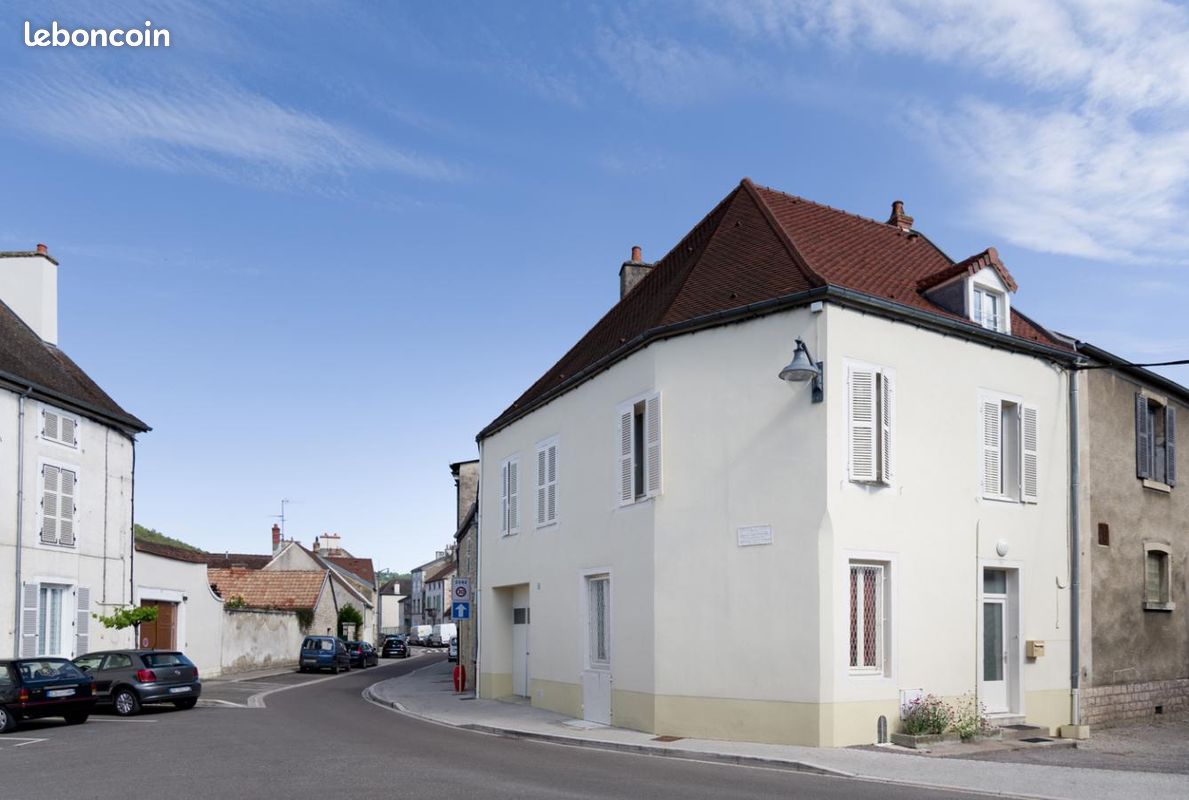 Maison 5 pièces 121 m² · à Nuits-Saint-Georges · 121 m² · 588 €