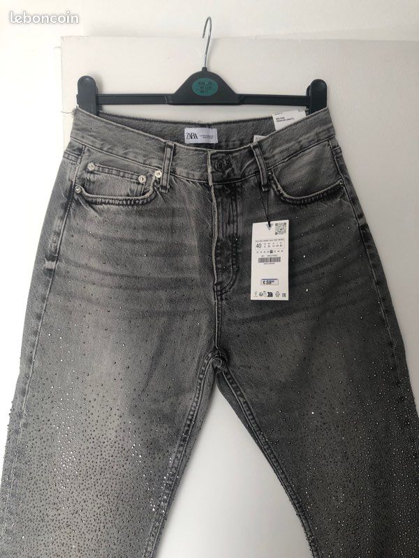 Superbe beau jean à strass Zara neuf avec étiquette 40 Vêtements