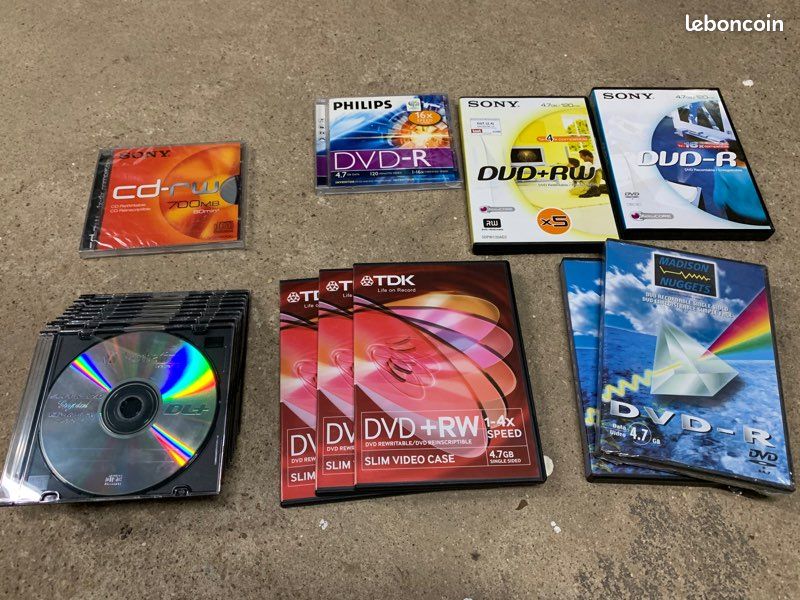 Lot de CD et DVD vierges (image 1)