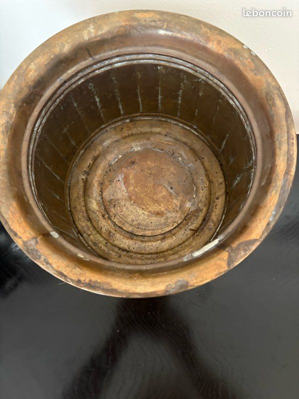 Cache pot (image 3)