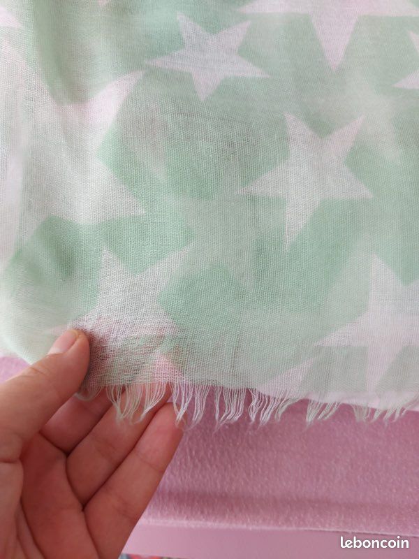 Foulard vert (image 2)