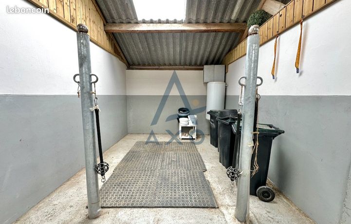https://img.leboncoin.fr/api/v1/lbcpb1/images/5b/f0/6d/5bf06d5edd4f0662d33b439bddfccc71dc4eca75.jpg?rule=ad-image
