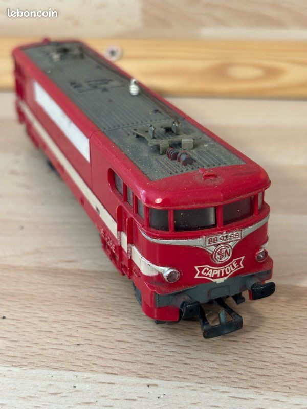 HORNBY / JOUEF Loco Electrique Type Bb 9288 Livree Capitole De La Sncf En L'etat EUR 15,65 HORNBY / JOUEF Loco Electrique Type Bb 9288 Livree Capitole De La Sncf En L'etat EUR 15,65