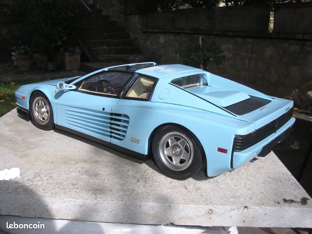 Pocher Ferrari Testarossa TARGA 1/8 schaalmodellen (image 2)