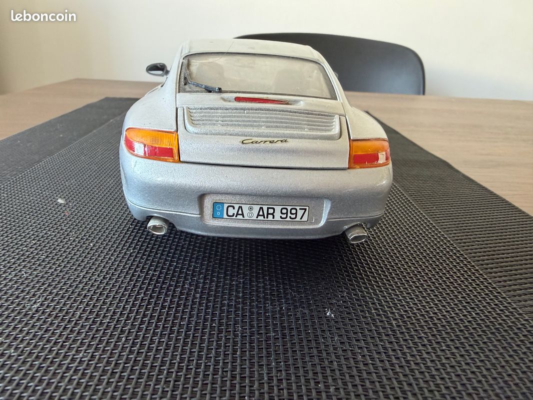 Burago 3395 – Porsche 911 GT3 Carrera 1997 – 1/18 – Le Mans 76 – Occasion