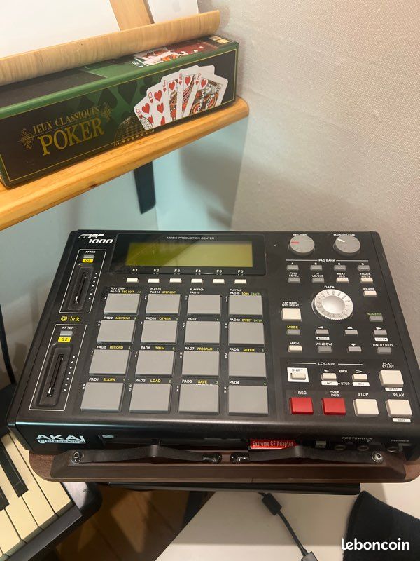 Akai MPC 1000 + JJOS XL - vends ou échange contre Synthé / boîte à rythme / gear (image 1)
