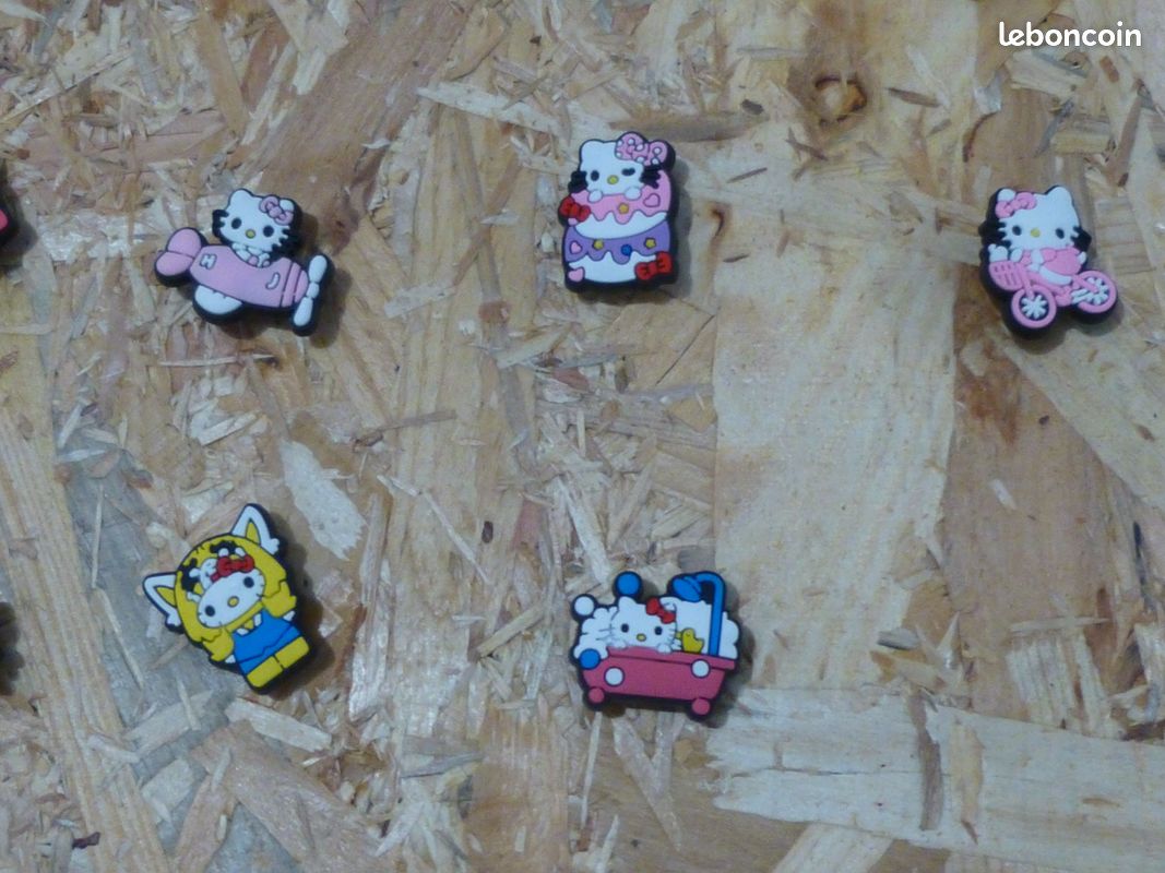 Charms Crocs hello kitty à l'unité (image 7)