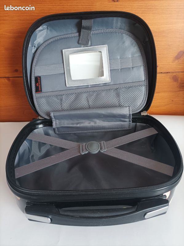 Valise Vanity de David Jones en avril 2026 Valise Vanity de David Jones en avril 2026
